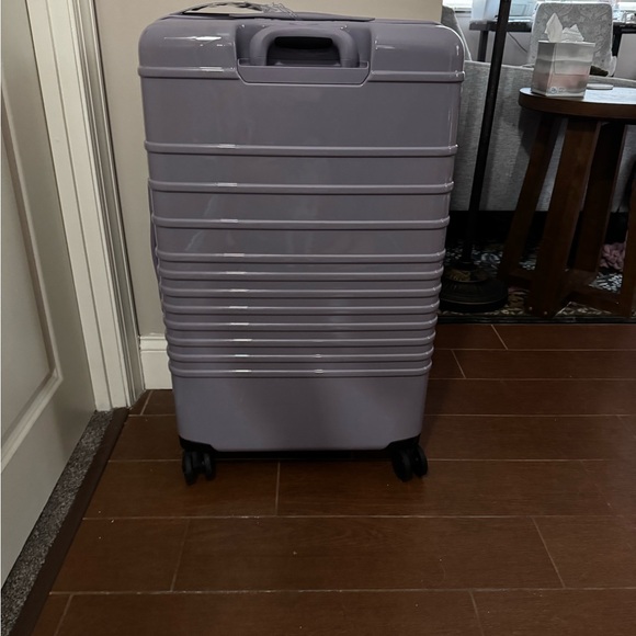 BEIS Glossy Lavender Large Check-In Luggage - Picture 4 of 5